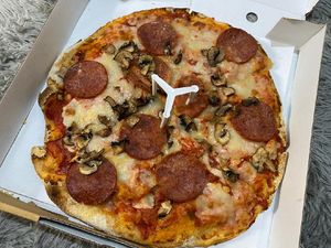 Yummy! Cicip Pizza Gaya Roma yang Dibuat Langsung oleh Chef Italia Yummy! Cicip Pizza Gaya Roma yang Dibuat Langsung oleh Chef Italia