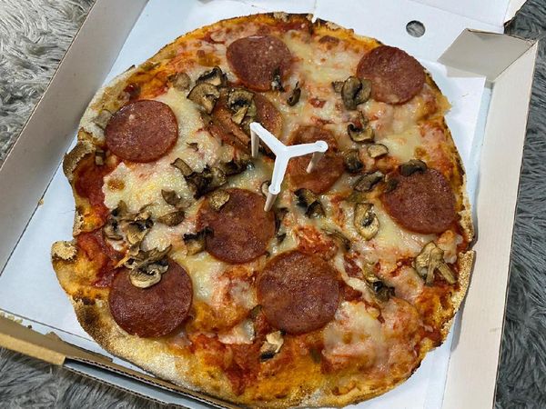 Yummy! Cicip Pizza Gaya Roma yang Dibuat Langsung oleh Chef Italia