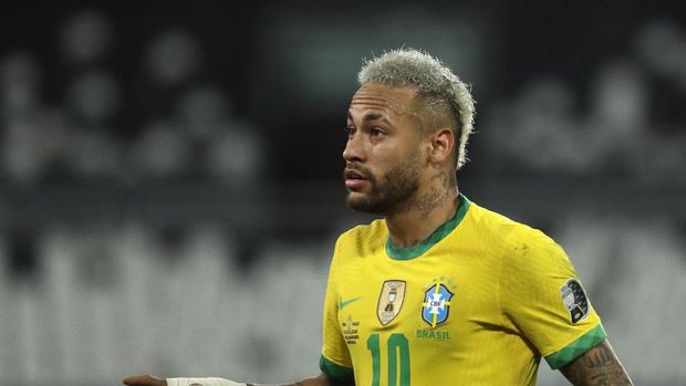 Brazil's Neymar reacts during a Copa America semifinal soccer match against Peru at the Nilton Santos stadium in Rio de Janeiro, Brazil, Monday, July 5, 2021. (AP Photo/Bruna Prado)