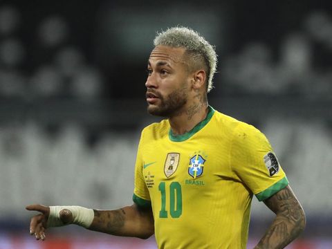 Brazil's Neymar reacts during a Copa America semifinal soccer match against Peru at the Nilton Santos stadium in Rio de Janeiro, Brazil, Monday, July 5, 2021. (AP Photo/Bruna Prado)