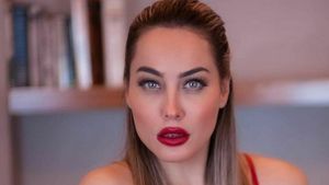 Foto: Model Ini Sempat Viral karena Beri Janji Syur ke Pemain Bola Italia