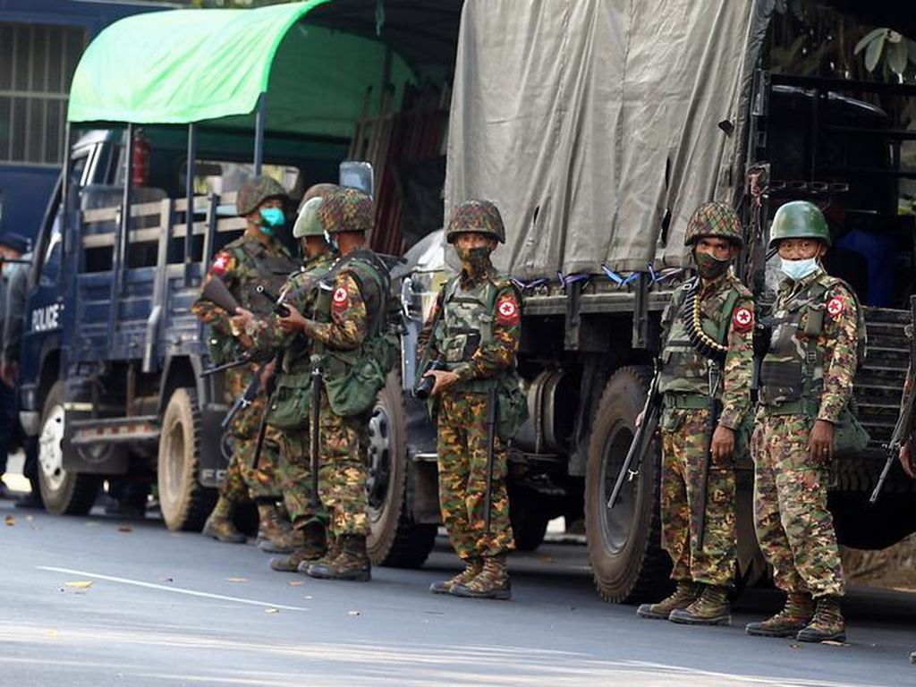 Pasukan Keamanan Myanmar Tembaki Penduduk Desa, 25 Orang Tewas Pasukan Keamanan Myanmar Tembaki Penduduk Desa, 25 Orang Tewas