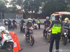 Akses ke Jalan Sudirman Jakpus Disekat, Lalin Pagi ini Lancar Akses ke Jalan Sudirman Jakpus Disekat, Lalin Pagi ini Lancar