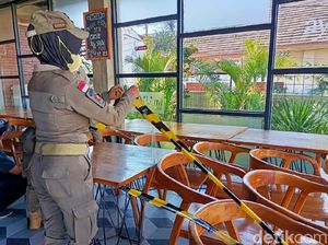Kursi-Meja Restoran dan Kafe di Banyuwangi yang Masih Dine In Disegel Kursi-Meja Restoran dan Kafe di Banyuwangi yang Masih Dine In Disegel
