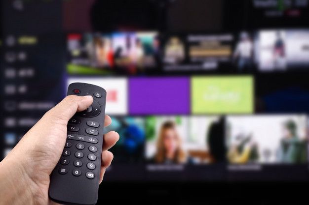 Titik rawan kuman yang ketiga adalah remot tv. Sebab, benda ini memiliki banyak celah kecil pada bagian tombolnya.