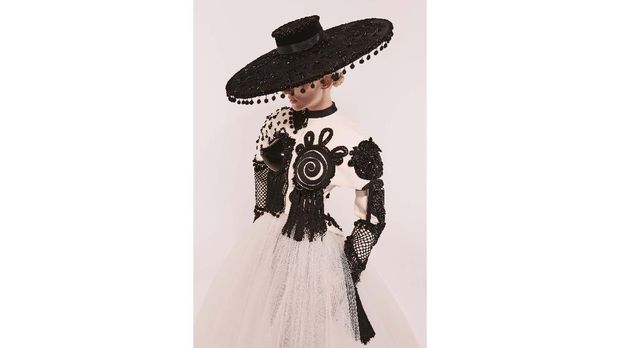 Schiaparelli dan Haute Couture ‘Barbarisme’ Daniel Roseberry