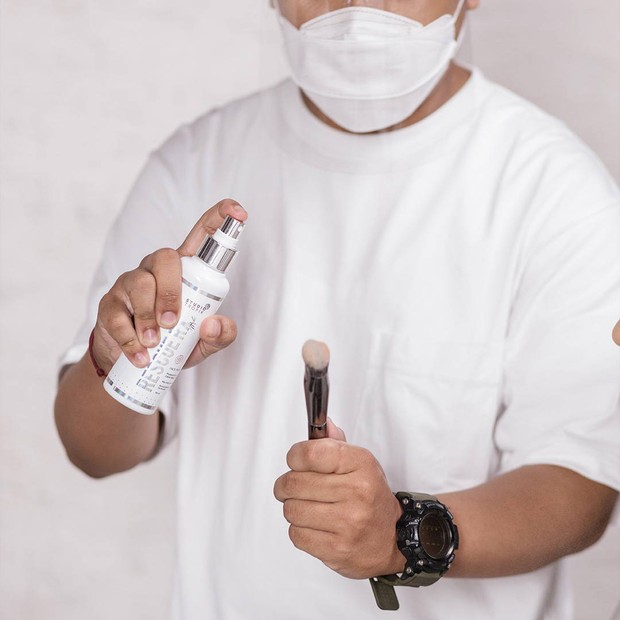 Studio tropik rescue rx antibacterial face mist