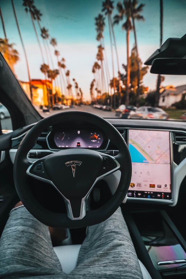 Tesla Autopilot/ Foto: Pexels/Roberto Nickson Tesla Autopilot