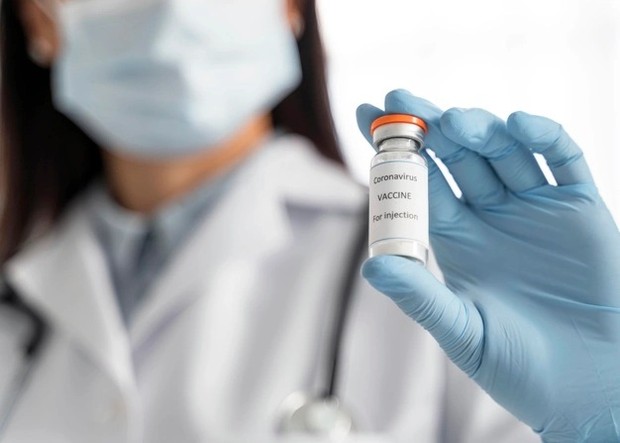 Vaksin covid-19 merah putih buatan Indonesia dalam tahap uji coba untuk siap digunakan/foto:freepik.com