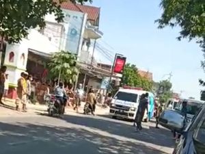 Viral Video Ambulans Kosong Ugal-ugalan Kecelakaan di Kudus, Ini Faktanya Viral Video Ambulans Kosong Ugal-ugalan Kecelakaan di Kudus, Ini Faktanya