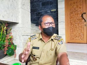 Janji Danny Beri Beasiswa Rp 6 Juta Bagi 5 Juara Lomba Balap Lari Makassar Janji Danny Beri Beasiswa Rp 6 Juta Bagi 5 Juara Lomba Balap Lari Makassar