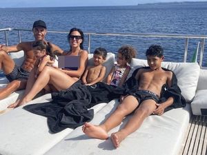 Mega Yacht Senilai Rp 101 Miliar Punya Cristiano Ronaldo Mega Yacht Senilai Rp 101 Miliar Punya Cristiano Ronaldo