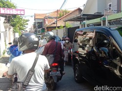 Akses Utama Masuk Kota Kudus Ditutup, Kemacetan Terjadi di Jalur Tikus