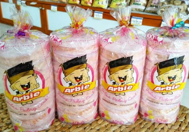 Arum Manis: Jajanan snack 90an/ sumber: bukalapak.com Arum Manis: Jajanan snack 90an