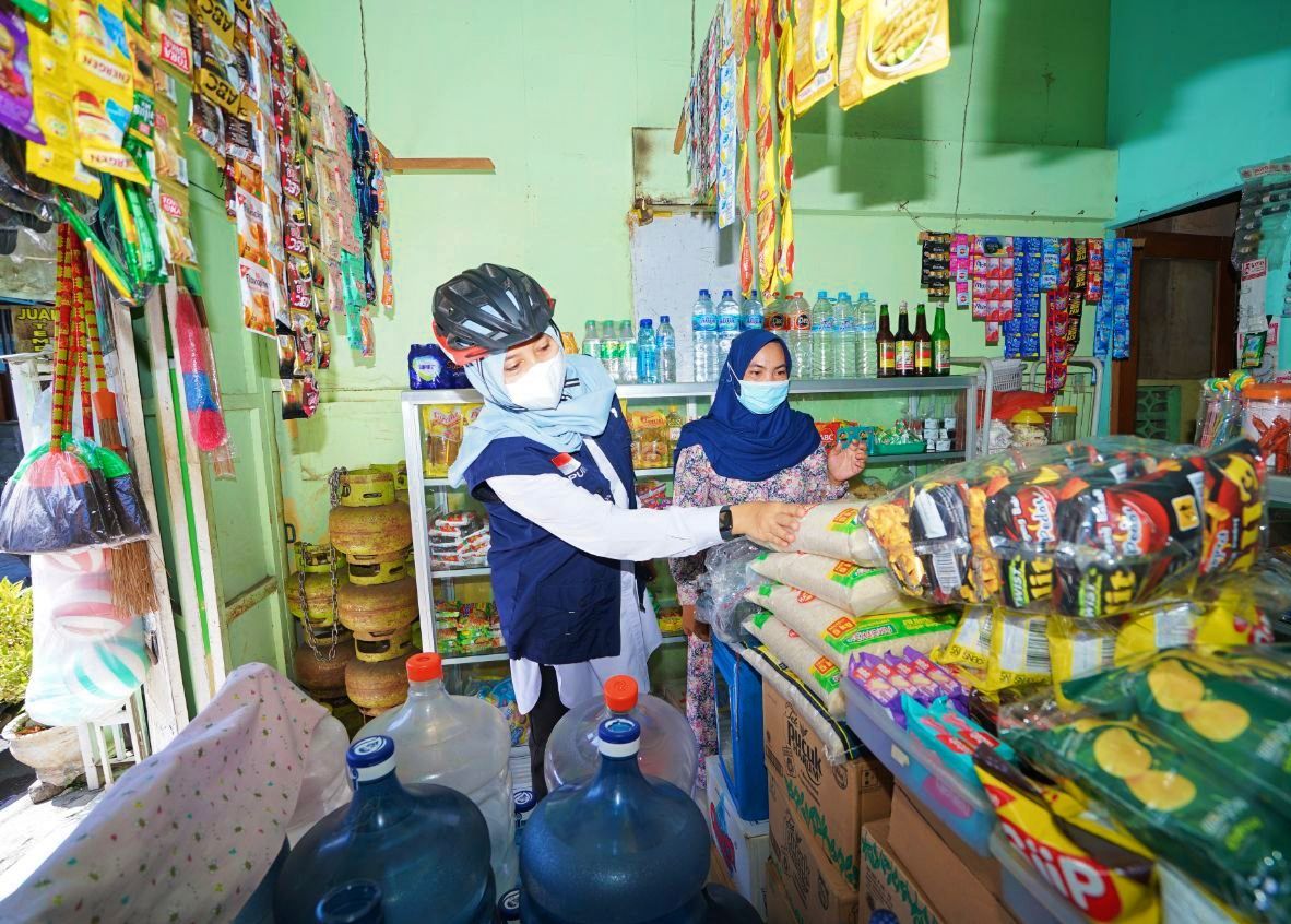Banyuwangi Galang Gerakan Belanja Sembako di Warung Tetangga, Hasilnya Didonasikan