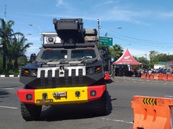 Rantis dan Raisa Disiagakan Adang Pengendara di Bundaran Waru