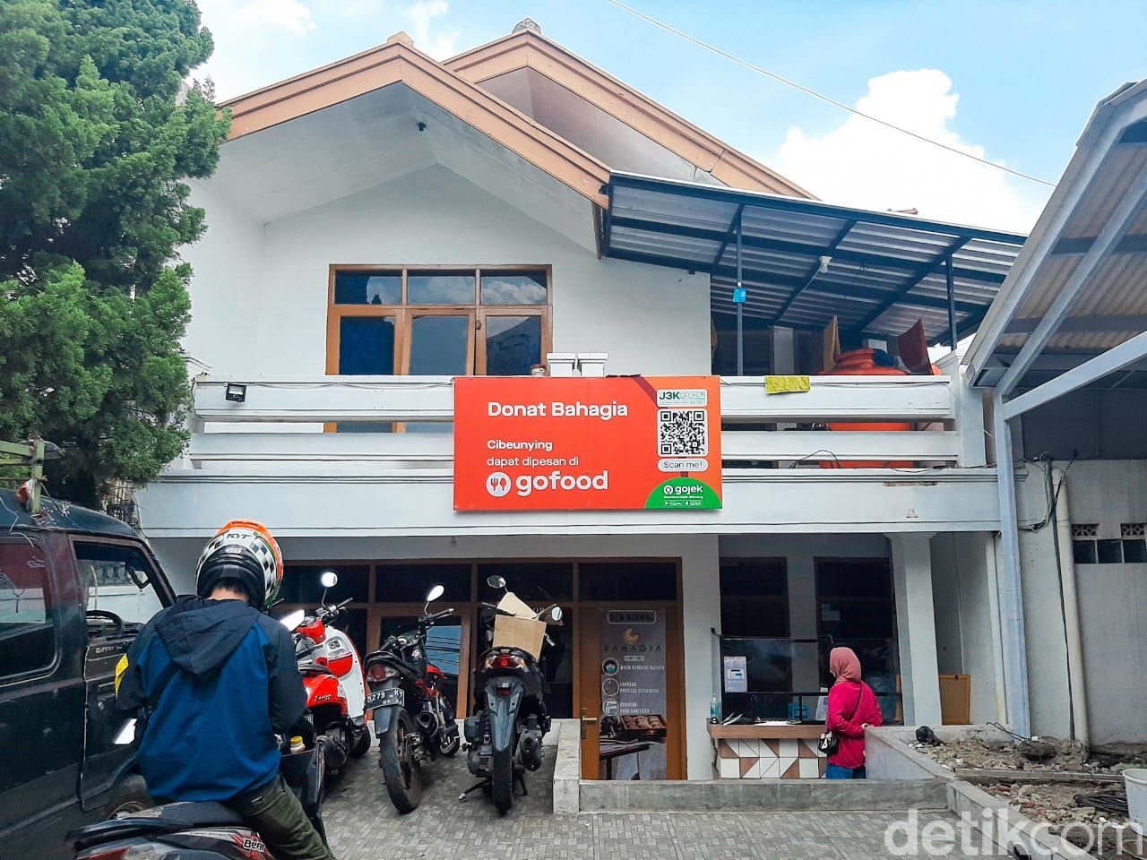 Donat Bahagia: Gerai Donat yang Viral di Bandung