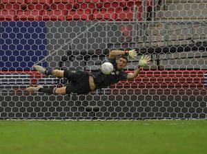 1, 2, 3... Emiliano Martinez Halau Penalti Kolombia 1, 2, 3... Emiliano Martinez Halau Penalti Kolombia