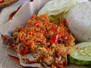 Cerita Wawan yang Bagikan 500 Porsi Ayam Geprek Gratis untuk Pasien Isoman Cerita Wawan yang Bagikan 500 Porsi Ayam Geprek Gratis untuk Pasien Isoman