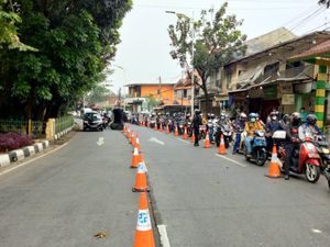 Pekerja Esensial Hanya Bisa Melintas Pagi, Polisi: Sifatnya Situasional Pekerja Esensial Hanya Bisa Melintas Pagi, Polisi: Sifatnya Situasional