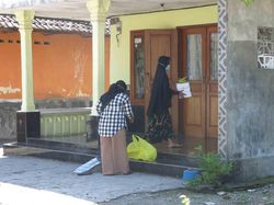 Omzet Merosot Saat PPKM Darurat, Pengusaha Resto Malah Bagikan Nasi Warga Isoman