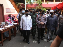 Panglima TNI-Kapolri Tinjau Vaksinasi di Kota Tua hingga Yayasan Al-Mahbubiyah