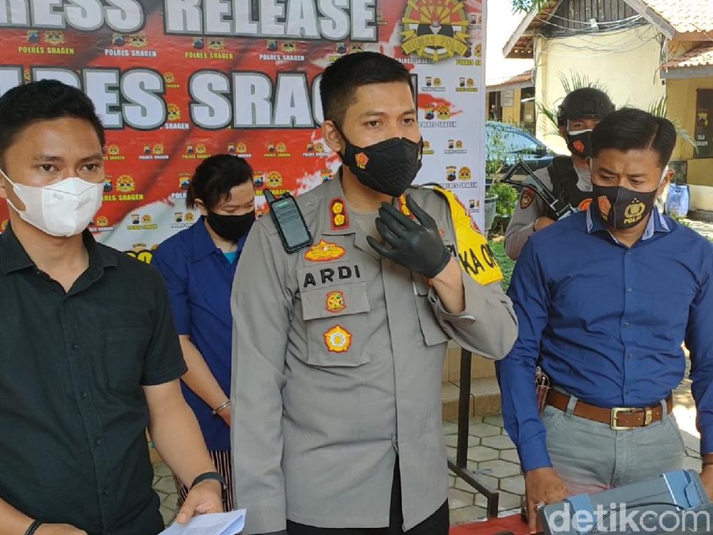 Berkedok Distributor Sembako, 3 Wanita Sindikat Penipu Keruk Rp 3,9 M Berkedok Distributor Sembako, 3 Wanita Sindikat Penipu Keruk Rp 3,9 M