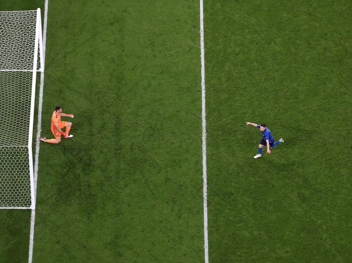 Italia melaju ke final Euro 2020 setelah menyingkirkan Spanyol dalam drama adu penalti. Salah satu penalti yang menjadi penentu kemenangan dilakukan oleh Jorginho.