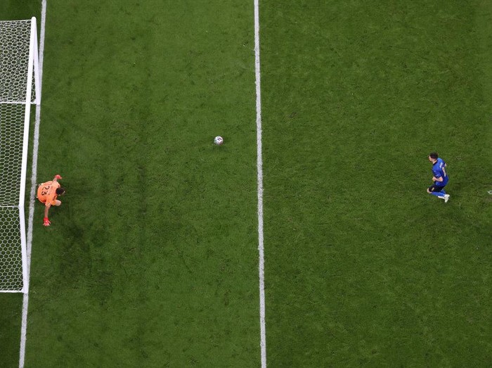 Italia melaju ke final Euro 2020 setelah menyingkirkan Spanyol dalam drama adu penalti. Salah satu penalti yang menjadi penentu kemenangan dilakukan oleh Jorginho.