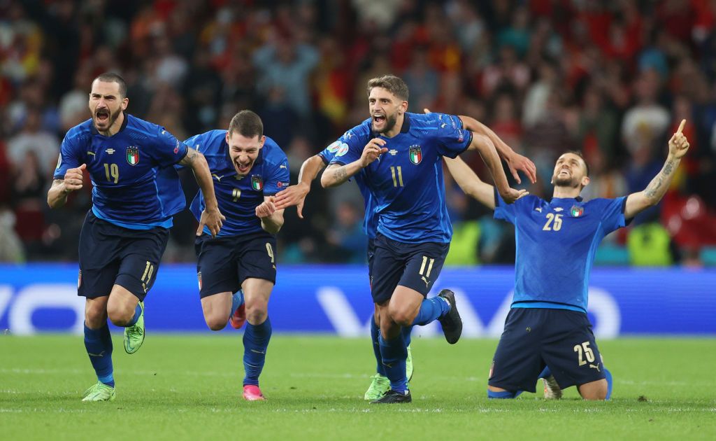 Italia melaju ke final Euro 2020 setelah menyingkirkan Spanyol dalam drama adu penalti. Salah satu penalti yang menjadi penentu kemenangan dilakukan oleh Jorginho.