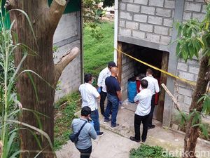 Polda Jabar Gerebek Gudang Produksi Obat Ilegal di Bandung Barat