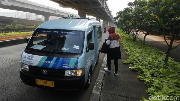 Imbas PPKM Darurat, Angkot Sepi Penumpang