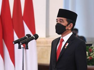 Jokowi Masih Butuh Juru Bicara? Jokowi Masih Butuh Juru Bicara?