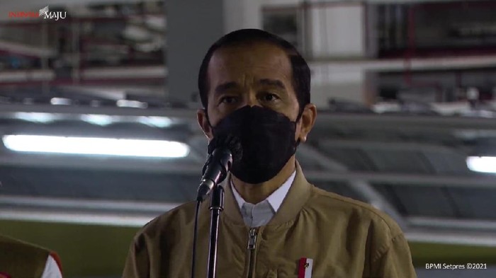 Presiden Jokowi di saat meninjau Rusun Pasar Rumput (YouTube Sekretariat Presiden) Presiden Jokowi di saat meninjau Rusun Pasar Rumput (YouTube Sekretariat Presiden)