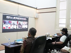 Terobosan Bupati Kediri Hadirkan Mobil Swab PCR di Tengah Pandemi COVID-19