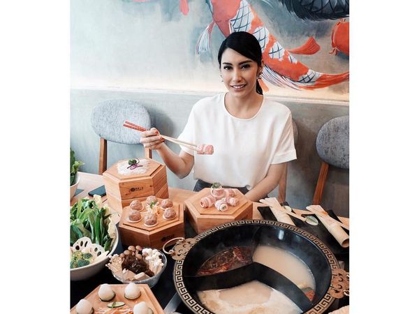 Cantiknya Tyas Mirasih Saat Berjemur dan Makan Hot Pot!