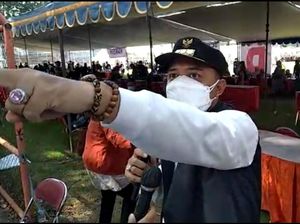 Momen Wali Kota Surabaya Marah Melihat Kerumunan Massa yang Akan Vaksin