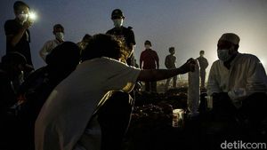 Ya Allah! Indonesia Pecah Rekor Kematian Corona Tembus 1.040