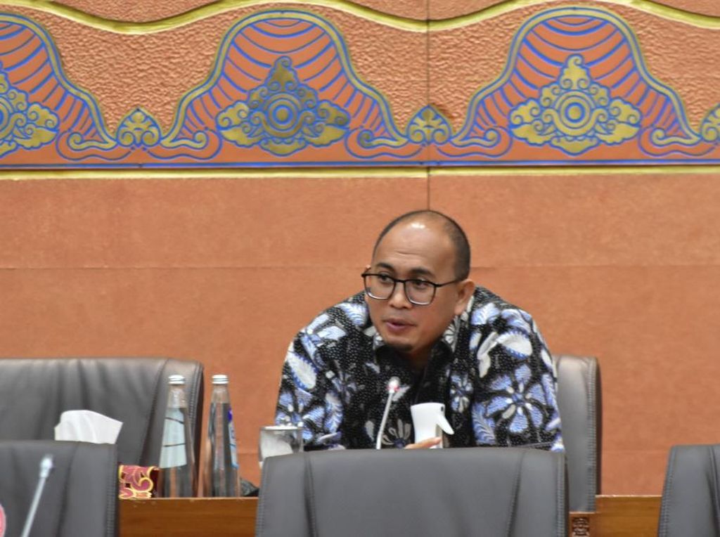 Andre Rosiade: Vaksin Gotong Royong Tak Pakai APBN Tapi Anggaran BUMN Andre Rosiade: Vaksin Gotong Royong Tak Pakai APBN Tapi Anggaran BUMN