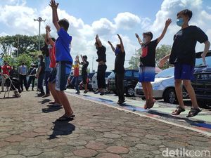 Main di Warnet saat PPKM Darurat, Belasan Anak di Ciamis Dihukum Senam Main di Warnet saat PPKM Darurat, Belasan Anak di Ciamis Dihukum Senam