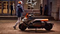 BMW CE 04 Skuter Listrik Bongsor dari Jerman