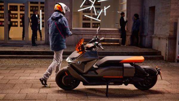 BMW CE 04 Skuter Listrik Bongsor dari Jerman