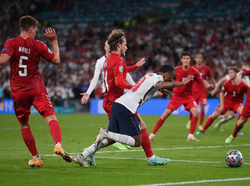 Euro 2020: Ramai-Ramai Pertanyakan Hadiah Penalti untuk Inggris