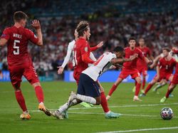Ketua Komite Wasit UEFA: Insiden Sterling Vs Denmark Layak Penalti Ketua Komite Wasit UEFA: Insiden Sterling Vs Denmark Layak Penalti