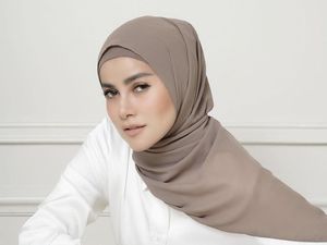 Duh! Unggahan Close Friend Olla Ramlan Bocor, Fotonya Tanpa Hijab Disebar Duh! Unggahan Close Friend Olla Ramlan Bocor, Fotonya Tanpa Hijab Disebar