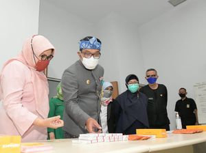 8 Ribu Pasien Isoman di Jabar Ajukan Bantuan Obat-Vitamin Via Pikobar 8 Ribu Pasien Isoman di Jabar Ajukan Bantuan Obat-Vitamin Via Pikobar