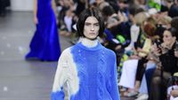 10 Koleksi Busana Off-White Fall/Winter 2021, Bella Hadid Mencuri Atensi