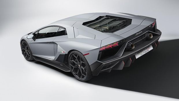 Lamborghini Aventador LP 780-4 Ultimae, edisi terakhir Aventador dan mesin V12 sebelum beralih ke teknologi hybrid.