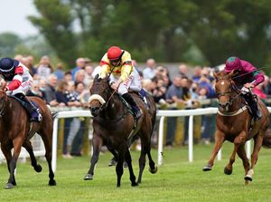 Melihat Serunya Balap Kuda di Great Yarmouth, Inggris