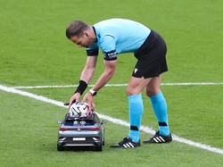Cerita Mobil Kecil Pengantar Bola Piala Eropa 2020 yang Bikin Heboh Netizen